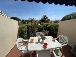 Studio climatisé avec terrasse, piscine & parking, proche plage et port - Le Grau-du-Roi - FR-1-250-232 - 8