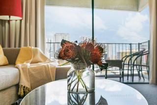 Incredible Harbourfront Home Away from Home - 9