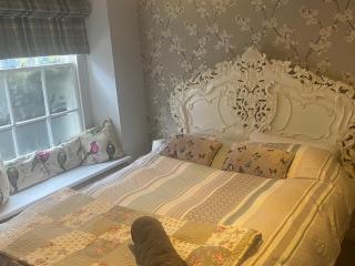 Georgian city apartment at Thomas Street double bedroom and two single trundle beds - Bath - 8