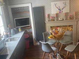 Georgian city apartment at Thomas Street double bedroom and two single trundle beds - Bath - 7