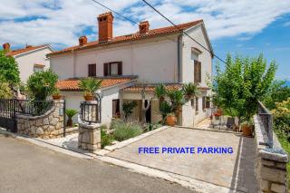 Apartment Laura Ika-Lovran 80 m2 with private 100 m2 garden hot tub free parking - Opric - 7