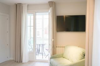 APARTAMENTOS LA FLORA BURGOS todos con aire acondicionado y ascensor - Burgos - 8