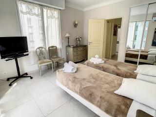 Appartements Cannes Centre : Rond Point Duboys d'Angers - Cannes - 5