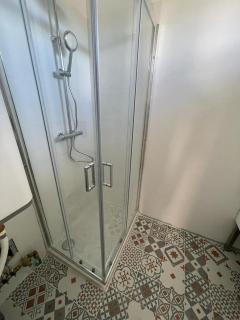 Studio refait à neuf avec cuisine équipée R2 - 4