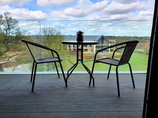Balcony View Apt Near NEC BHX Free Parking Sleeps 4 - Hockley Heath - 9