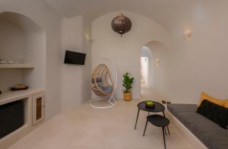 Elements Cave Suites - Megalochori - 2