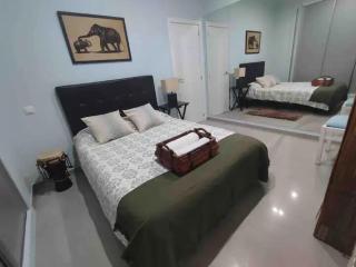 APARTAMENTO PRIVADO CERCA DE IFEMA y AEROPUERTO - Madrid - 0