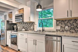 Private Hot Tub and Fire Pit Family Broadway Cabin - 1