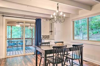 Fully Renovated Broadway Cabin with Private Hot Tub! - - 2