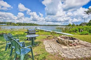 Historic Crescent City Studio - Lakefront with Dock! - Crescent City - 9