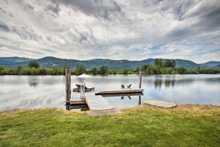 Waterfront Cabin with 2 Boat Docks and Mtn Views! - Saint Maries - 8