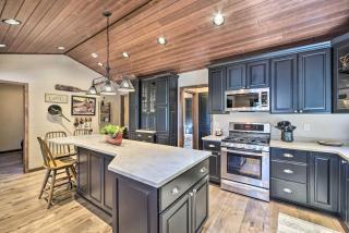 Quiet Lakeside Cabin Patio and Stunning Views! - Grantsburg - 4