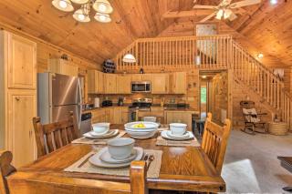 Moonshine Manor Cabin with Hot Tub, Near Lake Lure - Lake Lure - 4