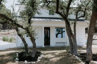The Roost Farmhaus on 20 acres, hill country view, firepit, swimming hole - Spring Branch - 8