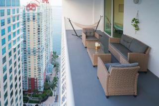4 bed full condo in Miami with skyline & sea view - 1