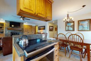 Vail Lion Square 652S - 5