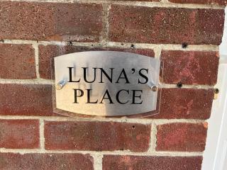 House - Sleeps 14 onsite parking & pets allowed - 2