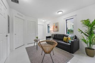 Brand New Duplex 3 BR 2,5 Bathrooms With Parking - Miami - 1