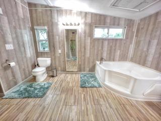 Charming Riverfront Home - Casa Topo @ SparrowBend - Lakehills - 5