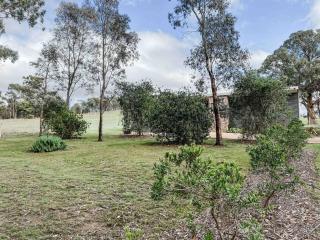 Hickey Vale Farm Lodge Pet Friendly - Broadford - 3
