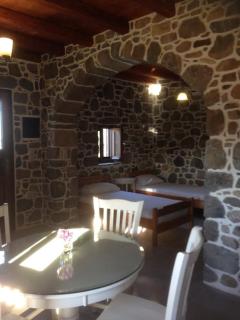 Loutra Olive Garden Stone House #3 - Mandrakion - 5
