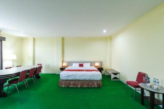 RedDoorz at Brother Homestay Kupang - Kupang - 9