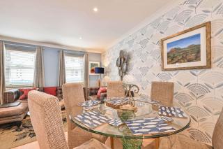 Lisburne Place - Luxury Three Bedroom Town House - 5