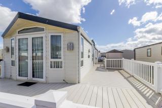 Beautiful, Pet Friendly Caravan By The Beach In Suffolk Ref 40126Nd - Lowestoft - 6