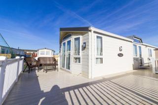 Beautiful, Pet Friendly Caravan By The Beach In Suffolk Ref 40126Nd - Lowestoft - 4