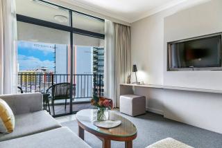 Bird's Eye Views from Chic Harbourside Abode - 6