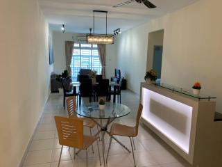 Tebrau City Residence,Warm Suite by Antlerzone - 1