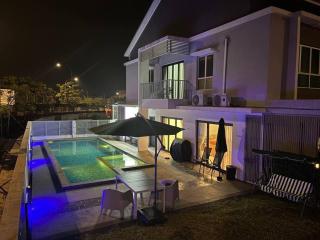 Anjung Serene + Private Pool (10 pax) @ Semenyih - Kajang - 0