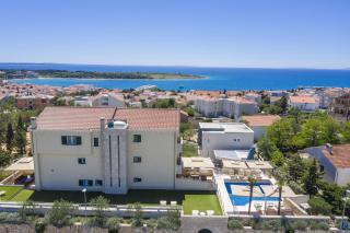 Family friendly apartments with a swimming pool Novalja, Pag - 14275 - Novalja - 9