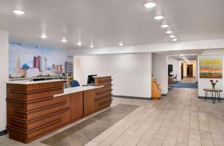 La Quinta Inn by Wyndham Columbus Airport Area - Columbus - 3