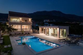 Villa Marisa with 51sqm pool, 5 bedrooms, gym - Kaštela - 0