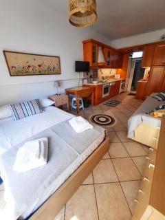 Beautiful Seaside Studio - 4