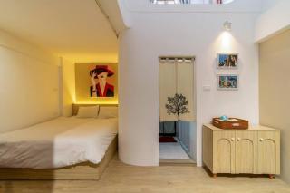 Holly HideAway-Cozy Nest -Balcony- City Center - 4