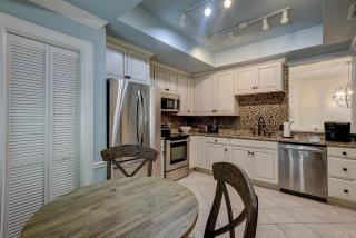 Large outdoor deck Two King Beds, Bunk Beds Bikes & Beach Gear included - 1