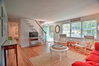 1 Mi to Beach Home with Deck and BBQ in East Falmouth - East Falmouth - 9