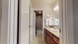 2 Bedroom Boutique Resort Condo With Hot Tub Access And Within Walking Distance To The Eagle Bahn Gondola - 1