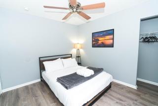 Golfers Paradise 4-hole PUTT-PUTT, Mega Chess with huge backyard, hammock - 4