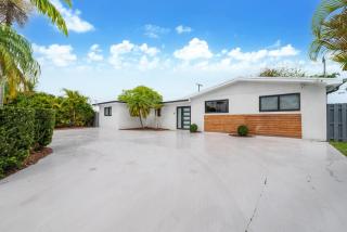 Luxe 5BR Pool Jacuzzi Basketball L17 - Cutler Bay - 5