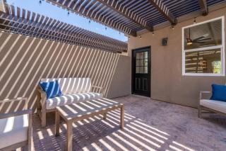 The Latitude Adjustment, located close to Golf,Sand Dunes, Reservoir & National Parks - Hurricane - 1