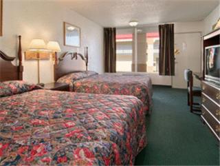 Super 8 by Wyndham Oklahoma Fairgrounds - Oklahoma City - 2
