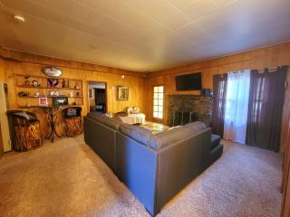 Green Cabin in Big Bear Lake 3 bdr Pets Friendly - 2