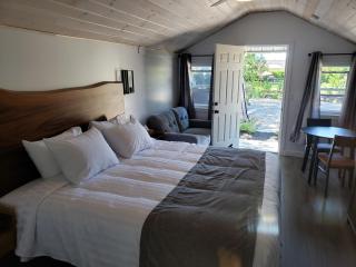 Adventure the Bruce Inn - Recently Renovated With Outdoor Hot Tub - Tobermory - 3