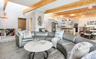 Trails End Vacation Home at Windcliff home - 6