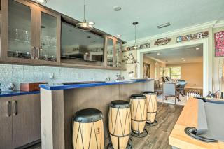 Luxe Cape Coral Escape with Pool 4 Mi to Beach - Cape Coral - 4