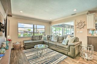 Luxe Cape Coral Escape with Pool 4 Mi to Beach - Cape Coral - 2