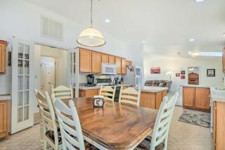 13 Mi to Lake Powell Mtn-View Home with Deck and BBQ - Big Water - 8